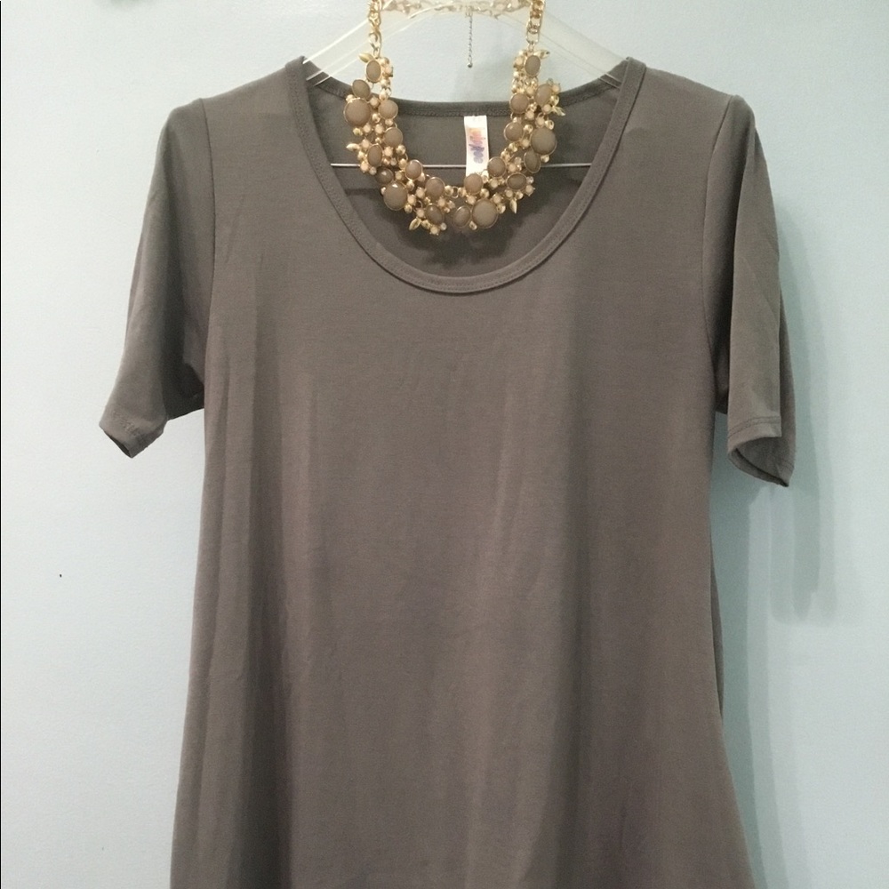 Lularoe Perfect Tee ☀️sale2/$15☀️
